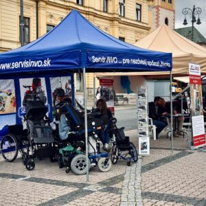 Pod jednou strechou