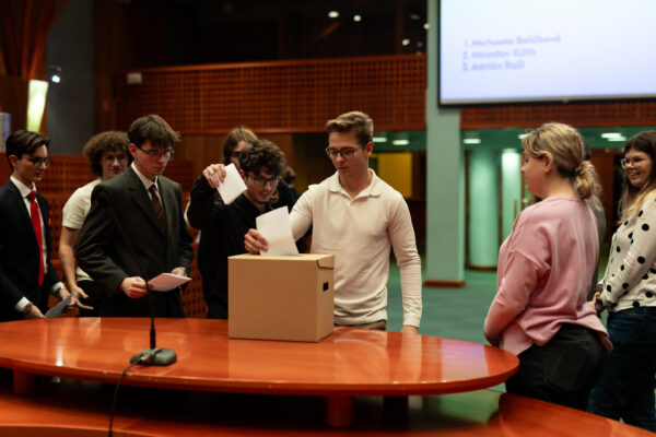 Mestský mládežnícky parlament