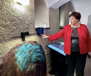 Slávnostné odhalenie medených platní