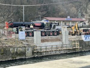 výstavba mosta pri malej stanici