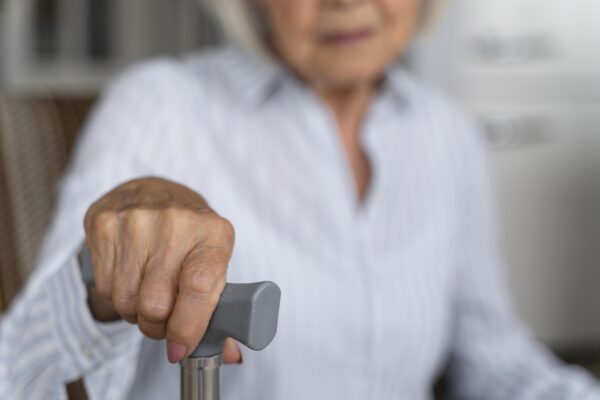 lonely-woman-confronting-alzheimer-disease